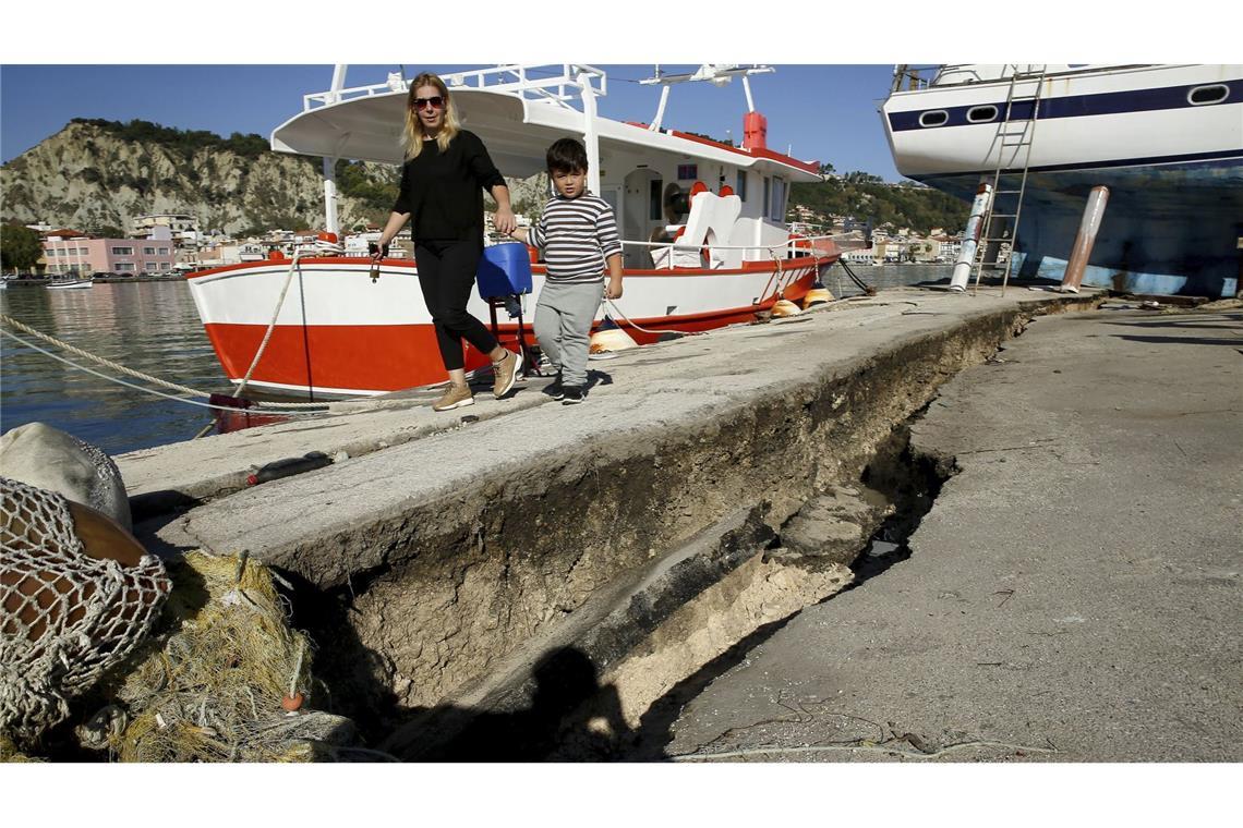 Seebeben wie hier vor  Zakynthos im Jahr 2018 beschädigen die Infrastruktur von Häfen.