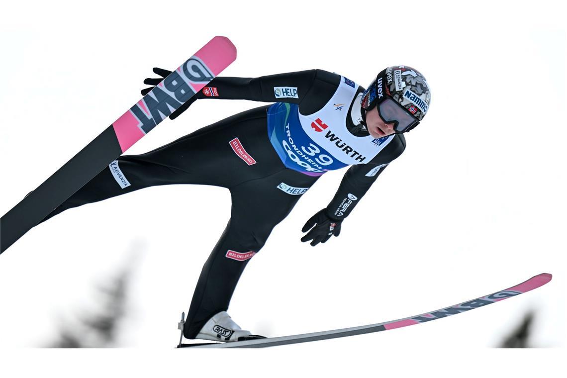 Wut und Disqualifikation: WM-Skispringen endet im Chaos Sein Anzug war nicht regelkonform: Marius Lindvik.