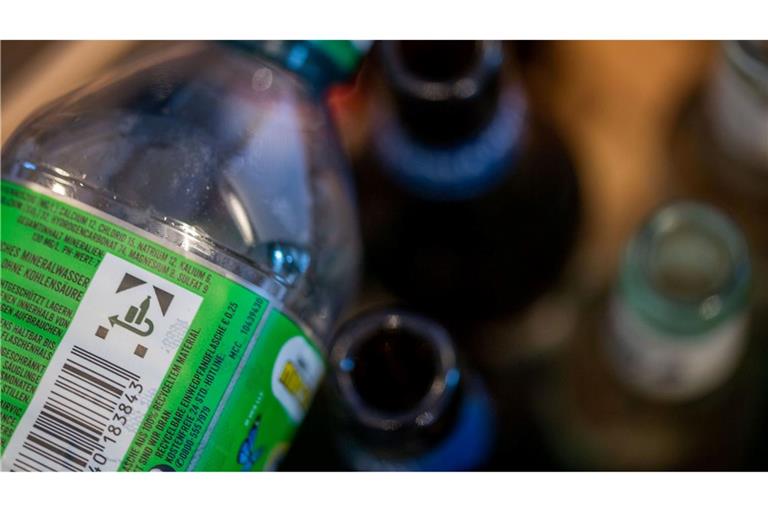 Sein Pfandflaschen-Geld spendete ein Obdachloser an ein Frauenhilfswerk. (Symbolbild)