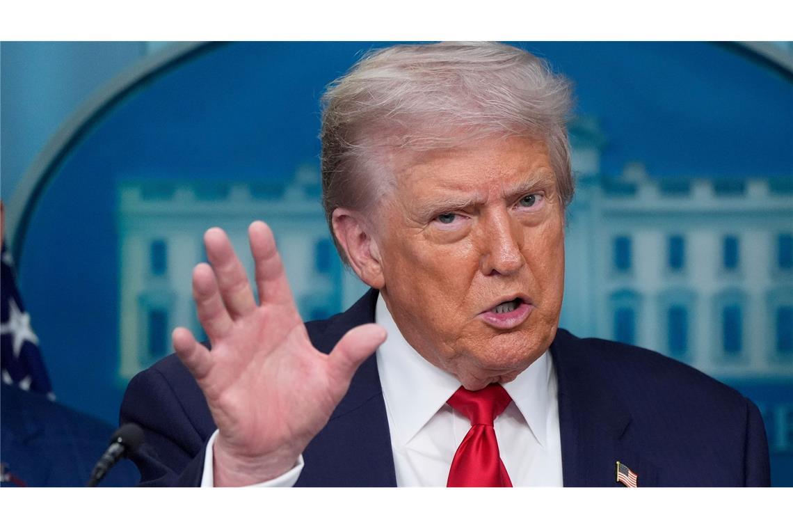 Angst vor Trump-Chaos: Privatanleger ziehen Konsequenzen Sein Zollpaket brachte die Börsen zum Einsturz: US-Präsident Donald Trump.