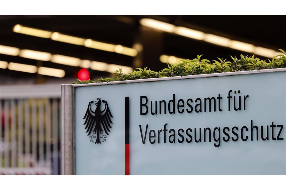 Wieso sich das neue Gutachten zur AfD zu verzögern scheint Seit 2021 gilt die AfD laut Verfassungsschutz als „Verdachtsfall“.