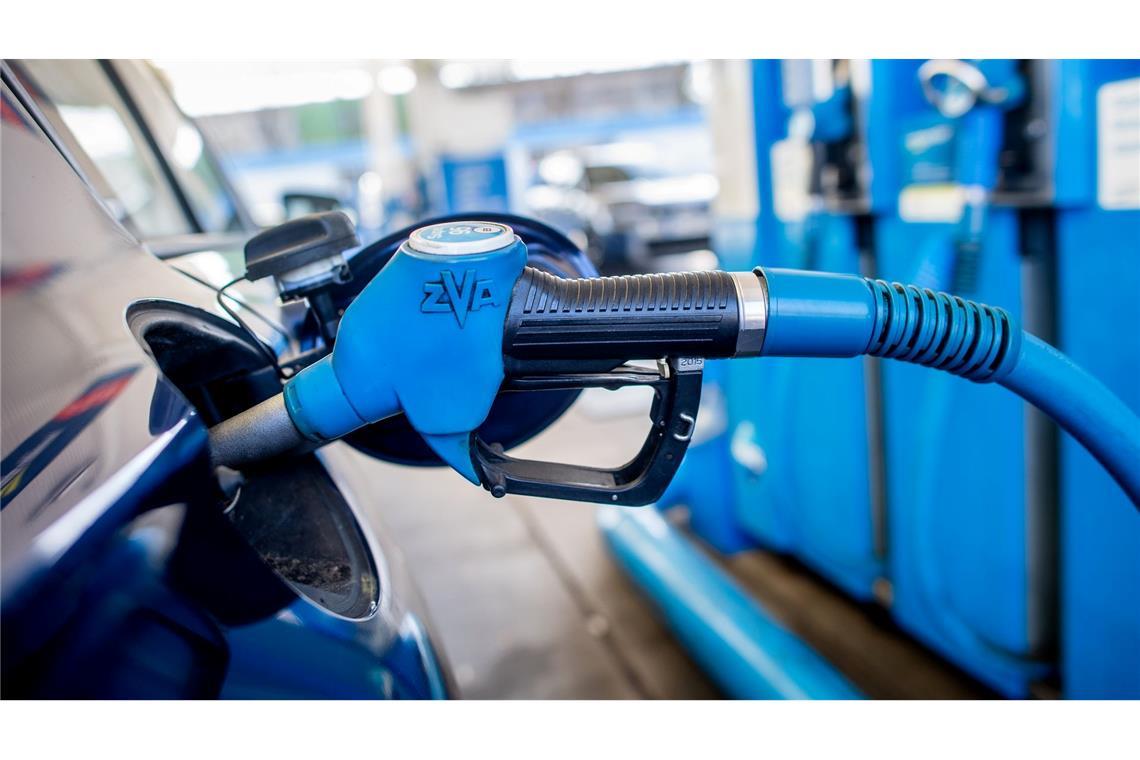 Seit Beginn des Iran-Kriegs gehen die Preise für Benzin und Diesel in Deutschland durch die Decke. (Symbolbild)