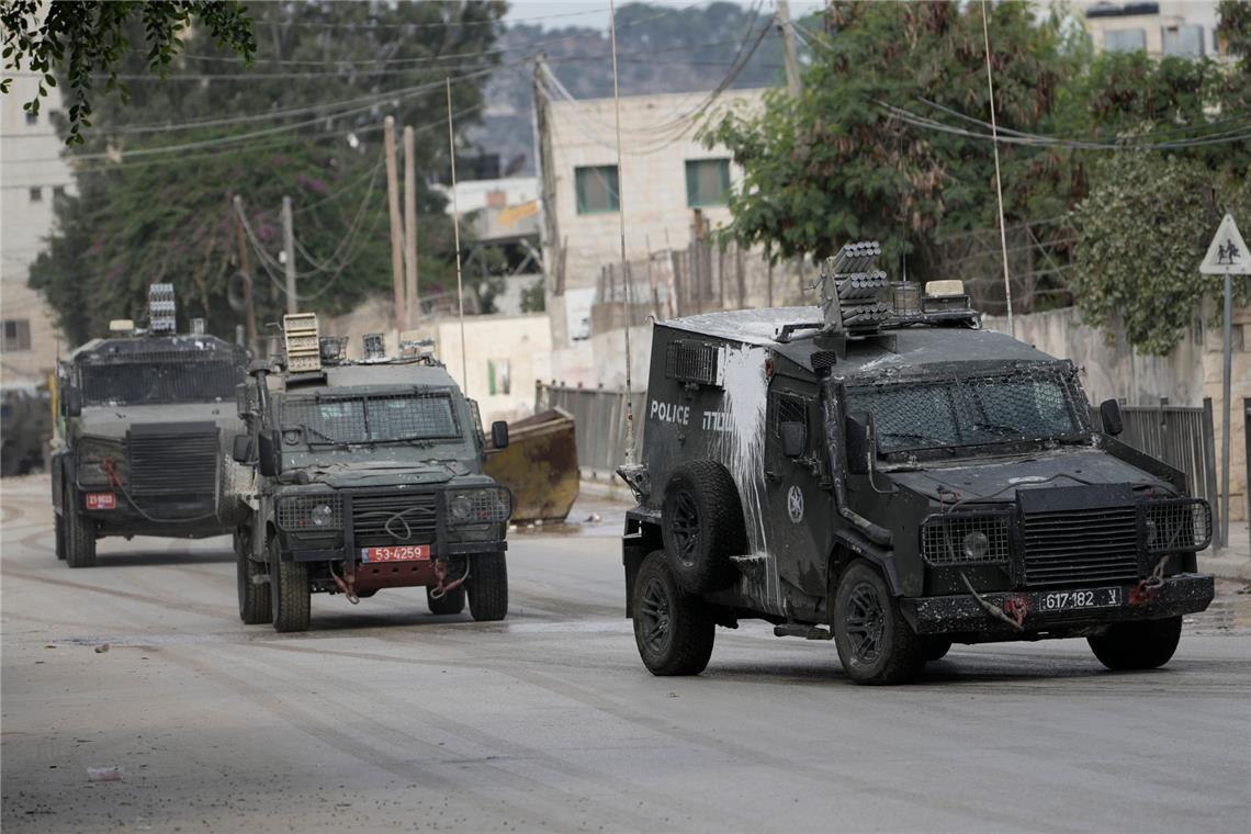 Israels Armee erklärt weitere Hamas-Geisel für tot Seit Beginn einer israelischen Militäraktion gegen islamistische Extremisten im nördlichen Westjordanland sind palästinensischen Angaben zufolge 33 Menschen getötet und 140 weitere verletzt worden.