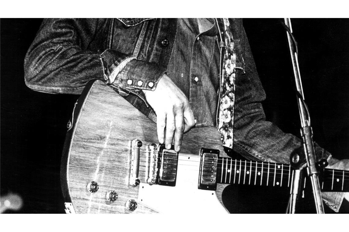 Streitbare Gitarrenlegende: Eric Clapton wird 80 Seit den 1960er Jahre prägte Eric Clapton die Gitarrenmusik maßgeblich. (Archivbild)