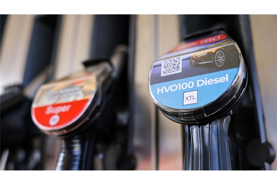 Studie spricht Diesel-Alternative positive Klimabilanz ab Seit Mai 2024 ist HVO100 als Kraftstoffalternative in Deutschland erhältlich. (Archivbild)