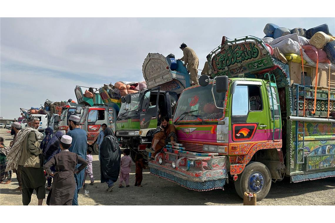 Unionspolitiker empört über Aufnahmen aus Afghanistan Seit Monatsbeginn seien mehr als 127.000 Afghanen aus Pakistan nach Afghanistan zurückgekehrt, teilte das UN-Flüchtlingshilfswerk (UNHCR) mit.(Archivbild)