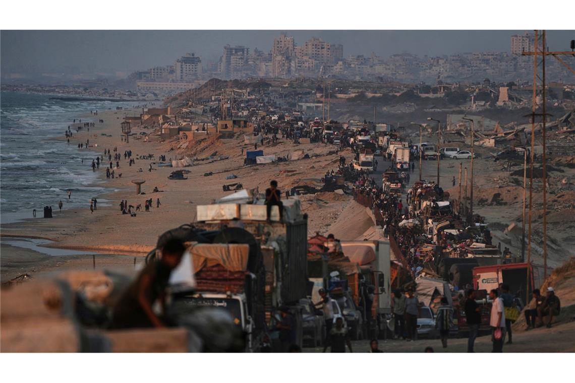 Seit Tagen flüchten Menschen aus der Stadt Gaza. (Archivbild)