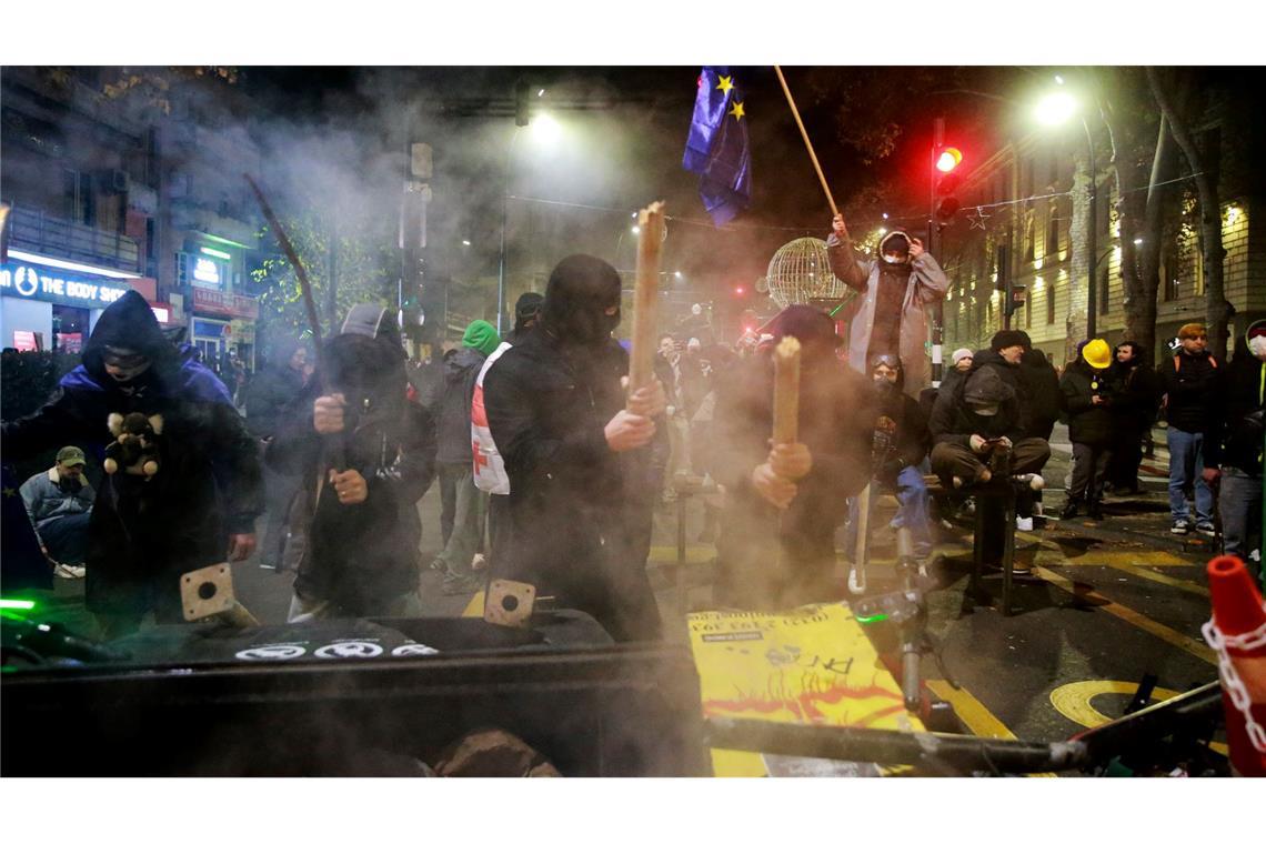 Gewalt in Georgien: Sanktionen werden Thema bei EU-Treffen Seit Tagen kommt es in Georgien zu proeuropäischen Protesten - teils auch mit Gewalt.