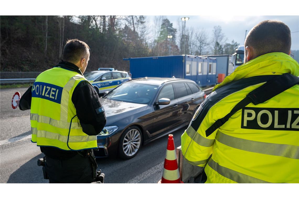 Grenzkontrollen kosten 80,5 Millionen Euro Seit vergangenem September wird an allen deutschen Grenzen kontrolliert. (Archivbild)