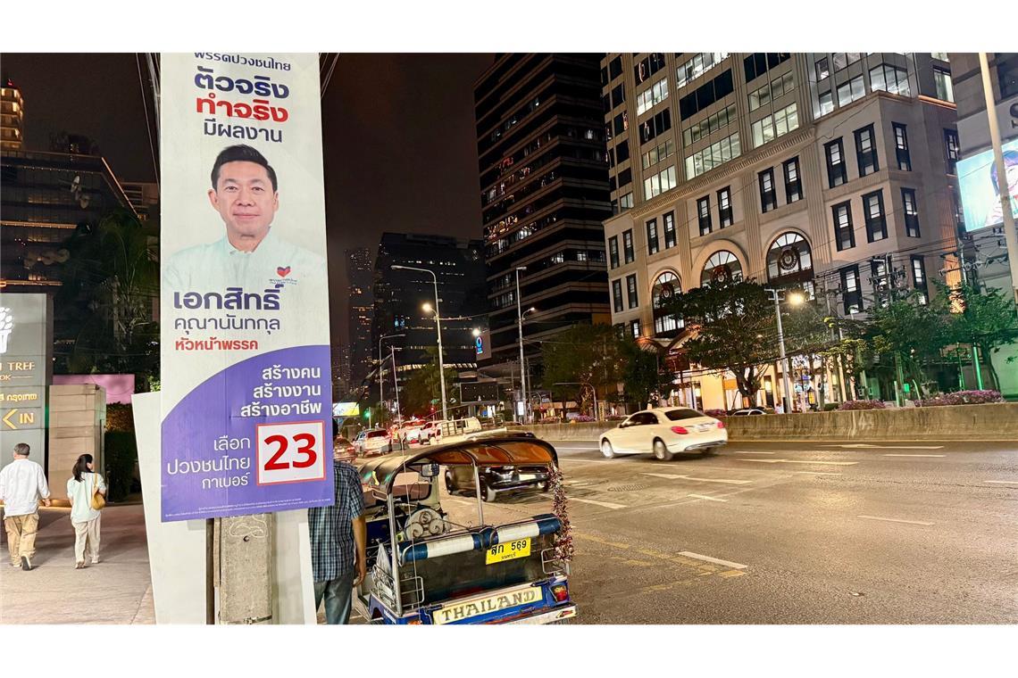 Seit Wochen buhlten die Parteien im Land um Wähler, wie hier in Bangkok. (Archivbild)