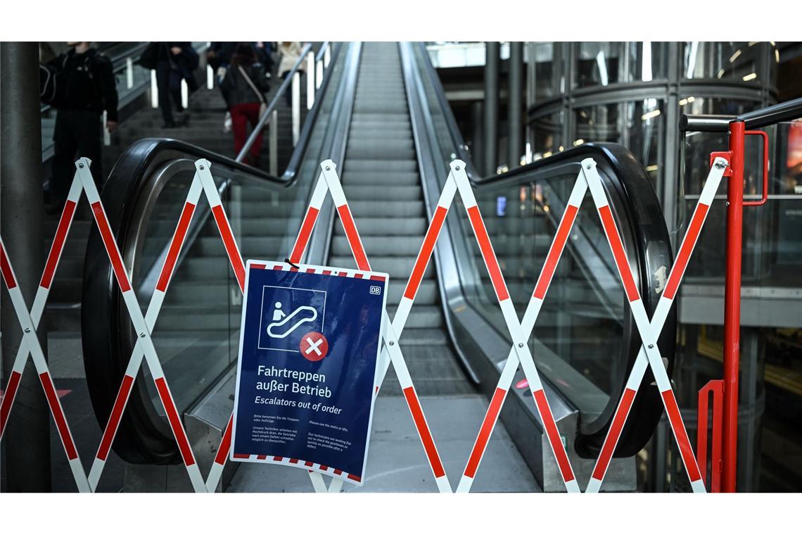 Seit Wochen kaputt: Rolltreppen im Hauptbbahnhof.