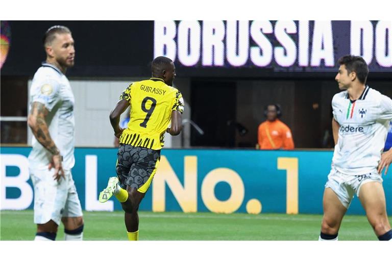 Serhou Guirassy (Mitte) traf gegen Sergio Ramos (links) und Co.  doppelt.