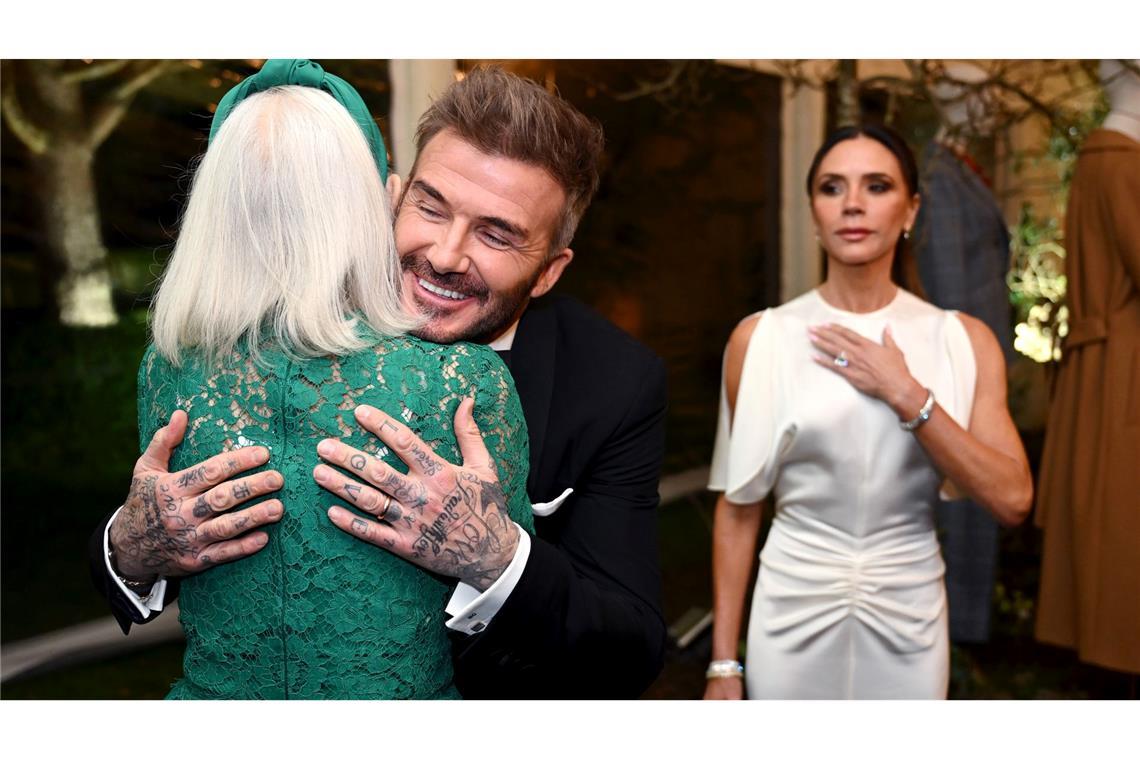 Charles diniert mit Beckhams, Mirren und Versace Serviert wurden italienische Slow-Food-Gerichte aus regionalen Zutaten.