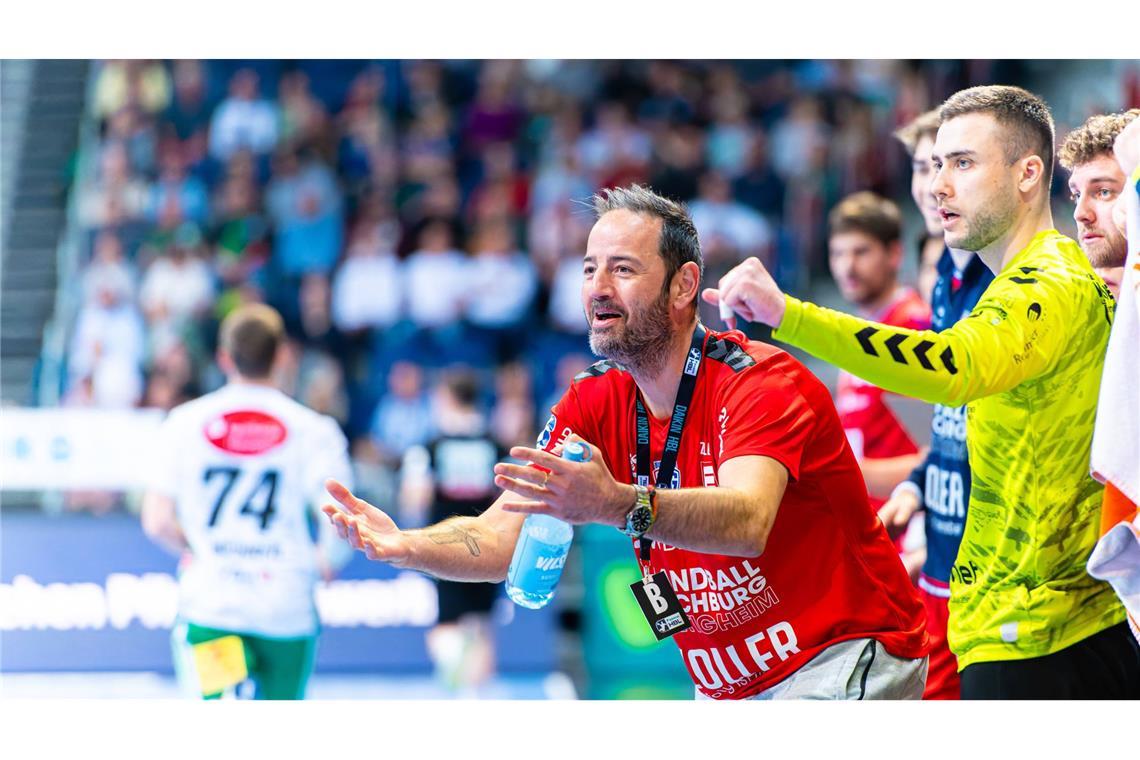 Böse Packung für SG BBM Bietigheim in Hannover SG-Trainer Iker Romero sah einen enttäuschenden Auftritt seines Teams.