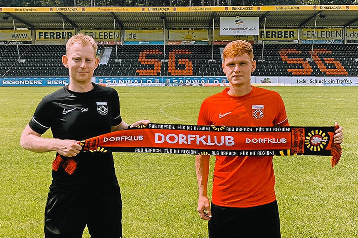 Ex-Kapitän ist weg, ein neuer Stürmer da SG-Trainer Steffen Weiß freut sich über die Verpflichtung von David Hummel. Foto: Verein