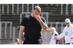 SGV-Trainer Kushtrim Lushtaku ist enttäuscht über den Rückschlag im Titelrennen.         


Archivfoto: IMAGO/SNS UG