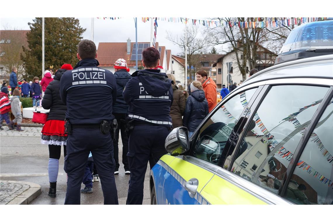 Städte tüfteln an Sicherheitskonzepten für Fasnetsumzüge Sicherheit spielt bei Narrenumzügen wie hier in Bad Dürrheim eine immer größere Rolle.