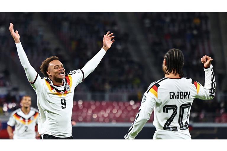 Sie fahren zur WM: Assan Ouédraogo (li.) und Serge Gnabry freuen sich über die Teilnahme am Endturnier in den USA, Mexiko und Kanada.