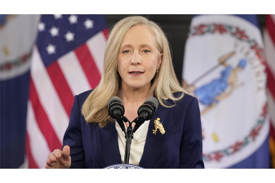 Sie reagierte für die Demokraten auf Trumps Rede - die Gouverneurin des US-Bundesstaats Virginia, Abigail Spanberger.