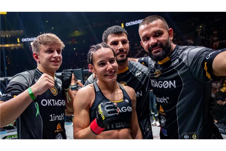 Siegreiches Team: Alina Dalaslan mit Jonah Marquardt, Anzor Magomedov und Peter Sobotta (von li.). Weitere Impressionen finden Sie in unserer Bildergalerie.