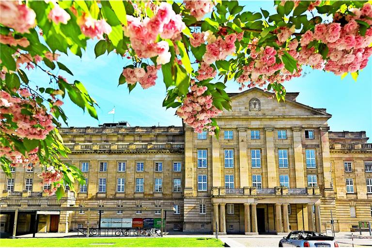 Sieht nicht so aus, muss aber dringend saniert werden: Opernhaus in Stuttgart.