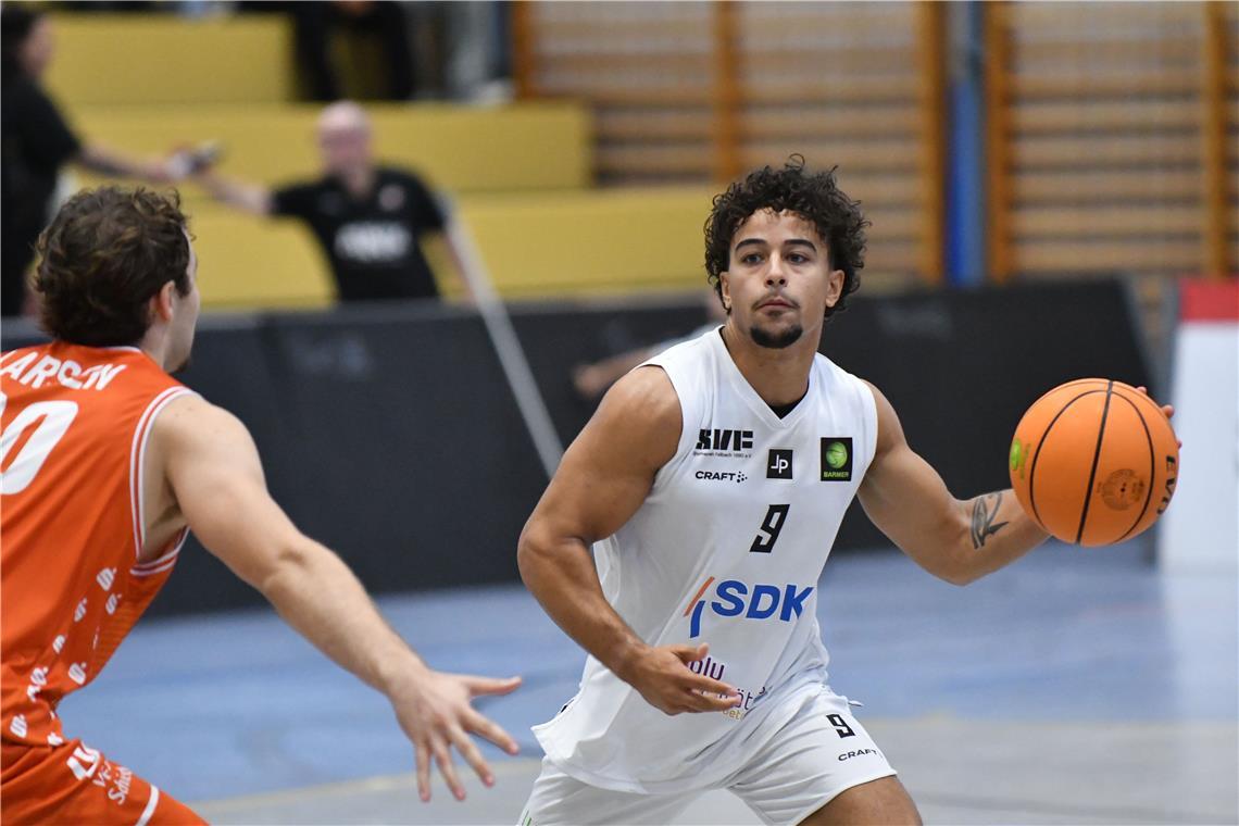 Silver Bieling erzielt am Sonntag seine ersten Punkte für die Basketballer des SV Fellbach.