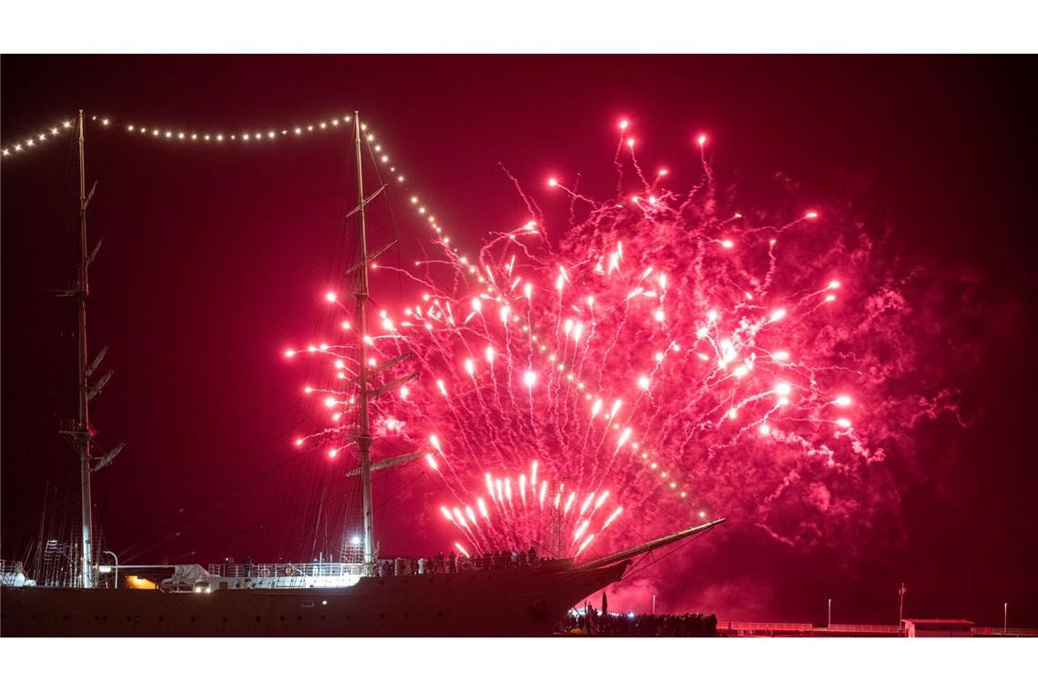 Bilder des Tages Silvesterfeuerwerk im Hafen von Stralsund