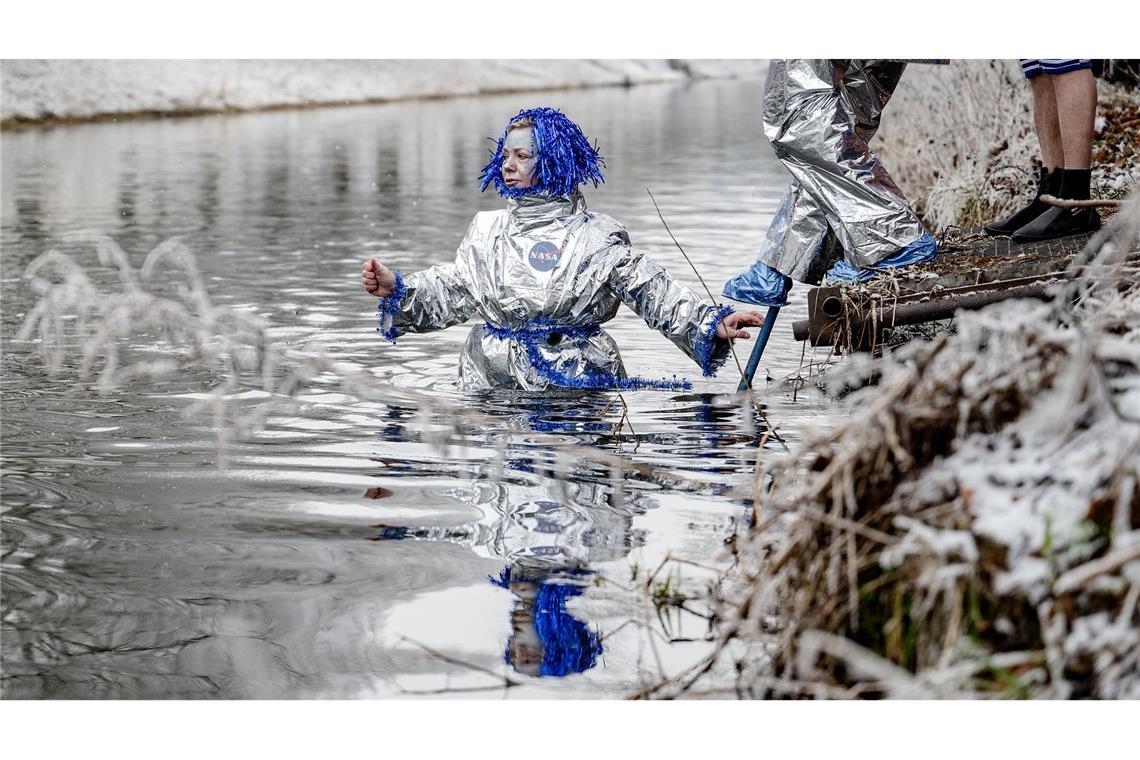Bilder des Tages Silvesterschwimmen in Tschechien