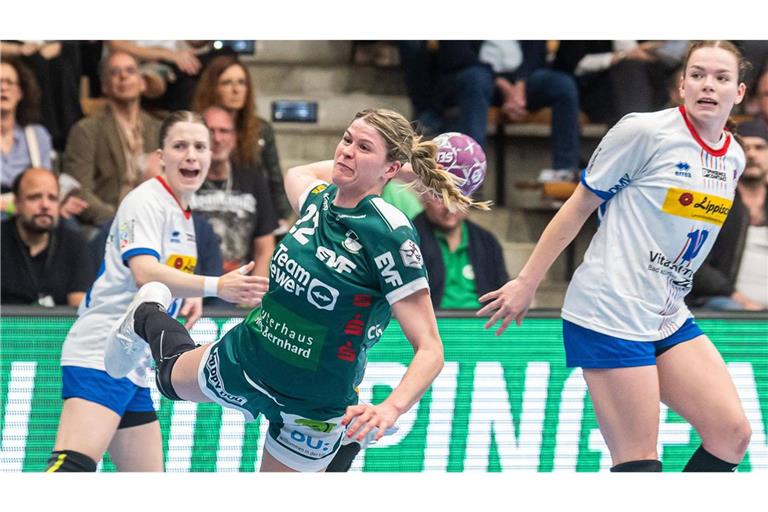 Sina Ehmann und die Frisch-Auf-Frauen unterliegen der HSG Blomberg-Lippe, qualifizieren sich aber für die Play-offs und haben den Ligaverbleib damit sicher.