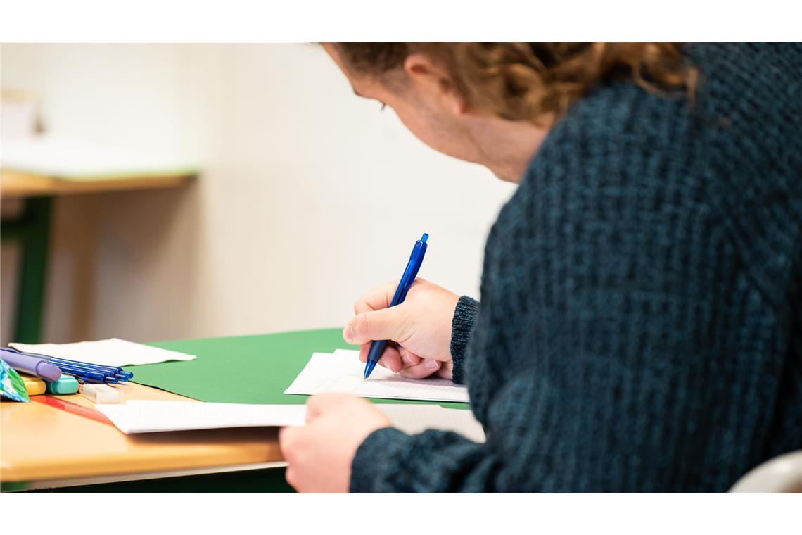 Sind die Prüfungen an Schulen in Baden-Württemberg in Zeiten von KI noch zeitgemäß?