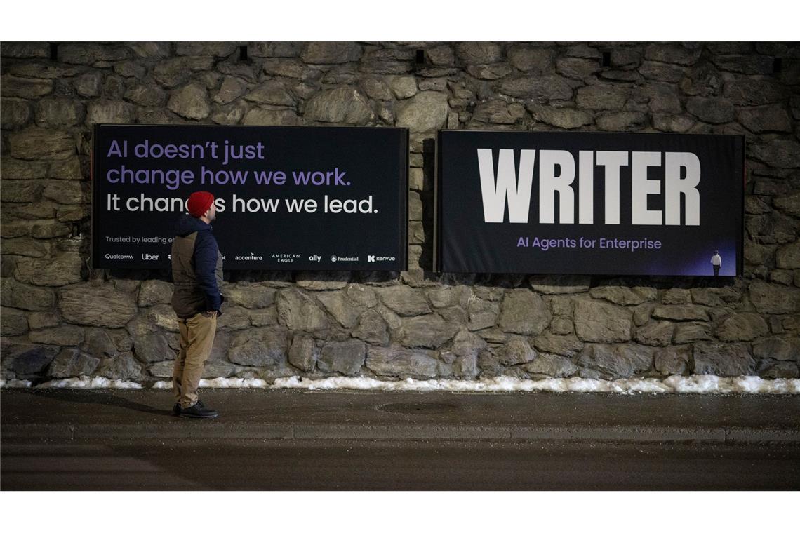 Sind Mitarbeiter geschult für den Umgang mit KI? Die Meinungen klaffen auseinander. (Archivbild)