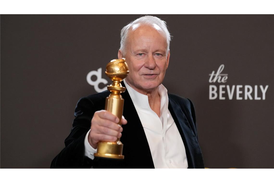 Skarsgård mit seiner Auszeichnung.