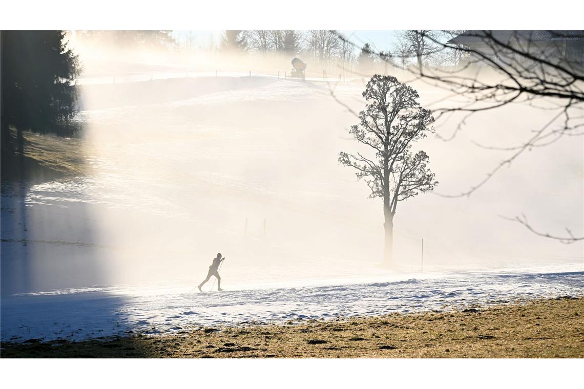 Skigebiete legen Kunstschneedepots an.