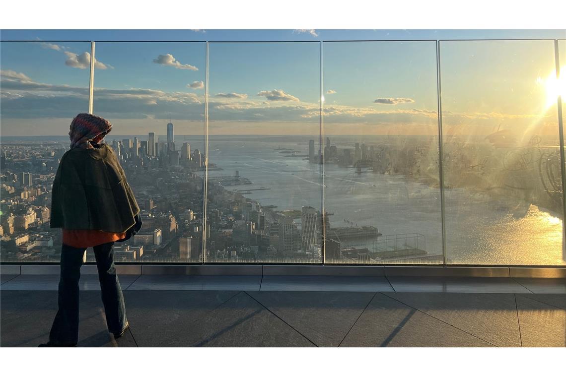 Teure beste Aussicht - New Yorks Wolkenkratzer im Wettbewerb Skyline und Sonnenuntergang.
