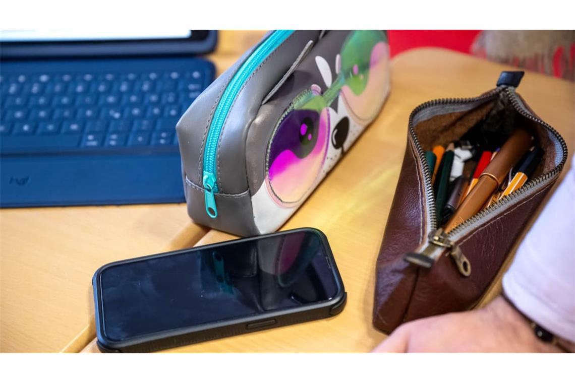 Smartphones an Schulen sind zunehmend ein Problem.