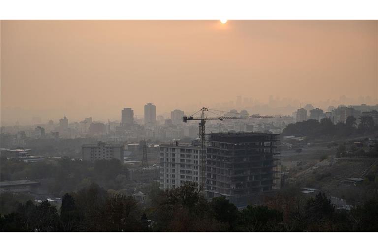 Smog in Teheran: Einen blauen Himmel sehen die Bewohner der Millionenmetropole selten. (Archivbild)