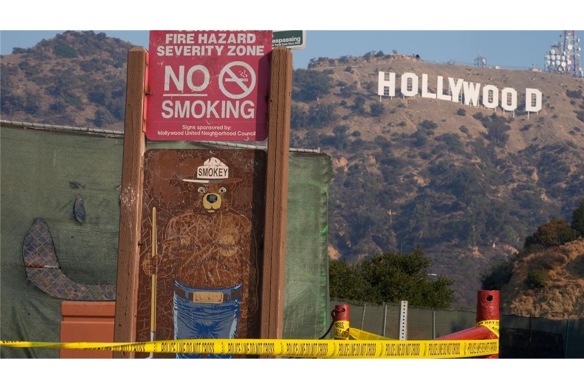 Brände in den USA: Kurze Entspannung, weiterhin große Gefahr Smokey der Bär ist in den USA sinnbildlich für den Schutz vor Waldbränden. Seit 1944 ist er die zentrale Figur einer Kampagne, die auf die Prävention von Waldbränden aufmerksam macht. Sein berühmter Slogan lautet: "Only YOU can prevent wildfires!"