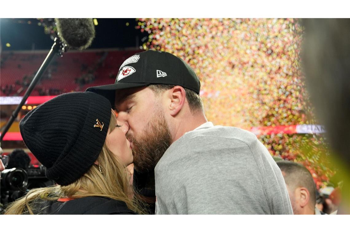 Bilder des Tages So gratuliert Taylor Swift ihrem Footballer Travis Kelce zum Gewinn der Meisterschaft.