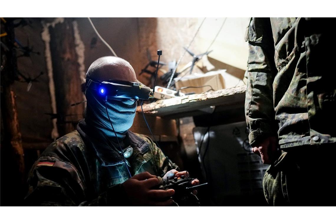 Soldat im Drohnengefechtsstand in Litauen.