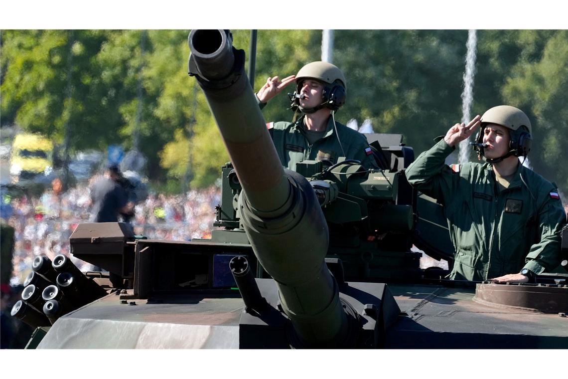 Polen: 5.000 Soldaten sollen bei Grenzkontrollen helfen Soldaten der polnischen Armee. Die Streitkräfte werden den Grenzschutz bei Kontrollen an der Grenze zu Deutschland und zu Litauen unterstützen. (Archivbild)