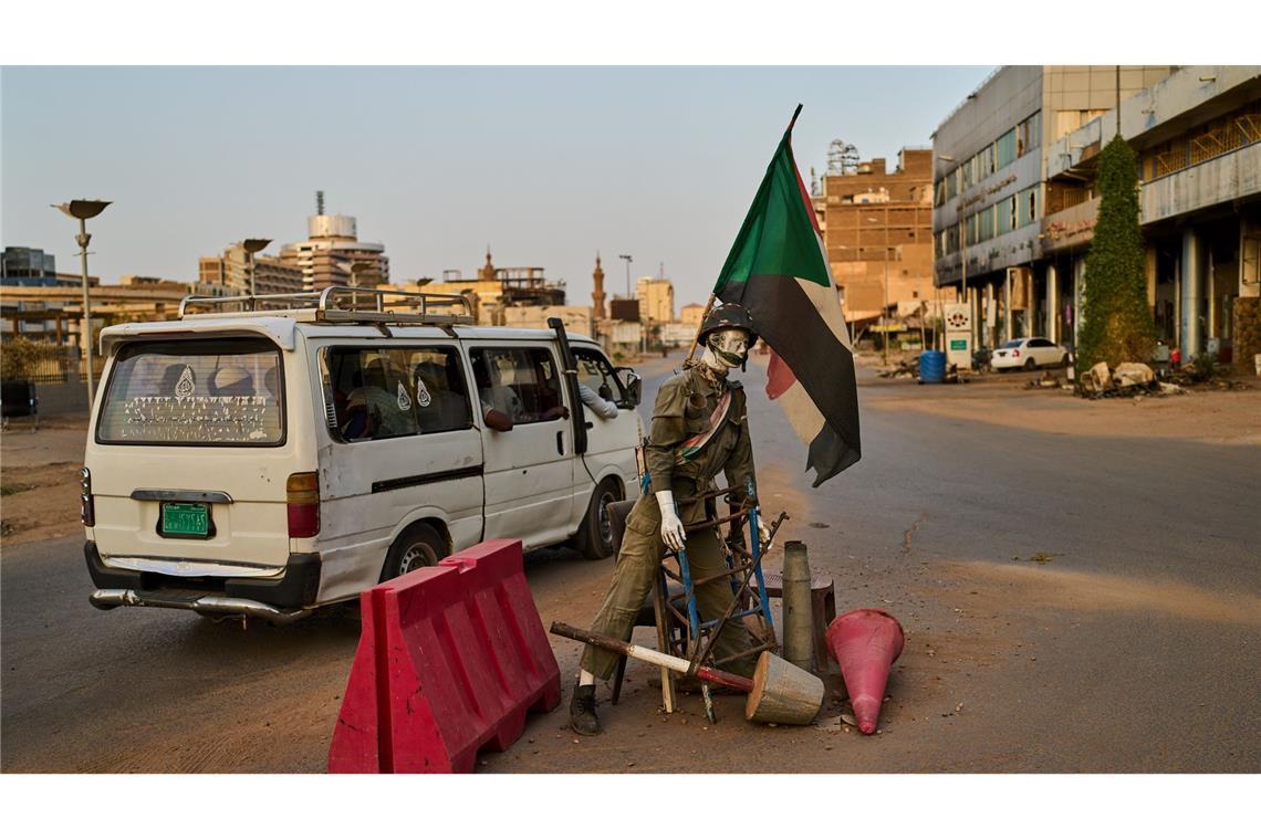 Soldaten-Puppe am Kontrollpunkt