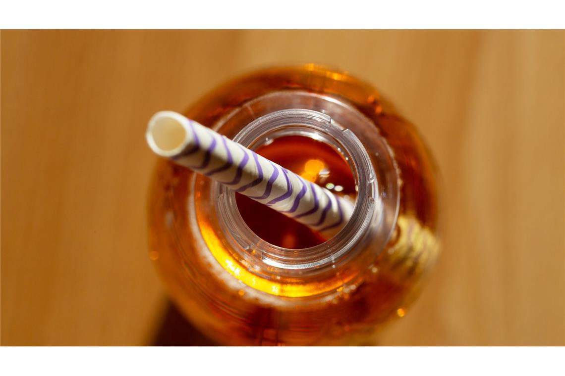 Sollte ein Preisaufschlag für stark gezuckerte Getränke kommen? (Archivbild)