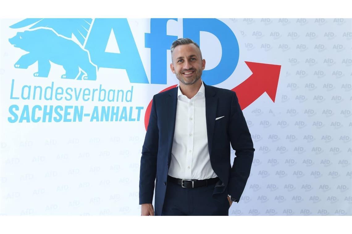 Sollte Ulrich Siegmund, Spitzenkandidat der AfD Sachsen-Anhalt für die Landtagswahl 2026, die Wahl im Herbst gewinnen, dürfte das ein AfD-Verbotsverfahren nicht vereinfachen.