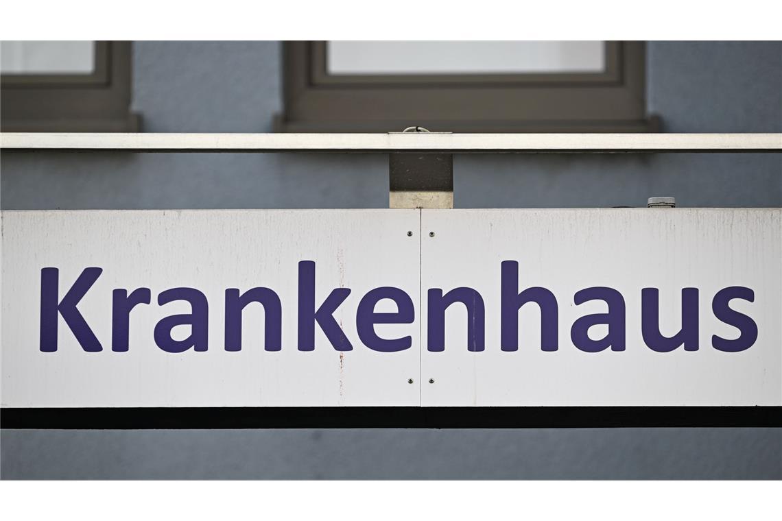 Ärztevertreter: Versorgungslücke ohne syrische Fachkräfte Sollten viele syrische Fachkräfte in ihre Heimat zurückkehren, fürchten Ärzte- und Pflegevertreter Versorgungslücken. (Archivbild)