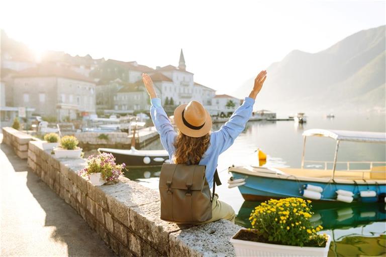 Sonne statt Herbstgrau: Diese Reiseziele in Europa bieten im Oktober noch warme Temperaturen über 20 Grad, wenig Regen und perfektes Wetter für Strandurlaub oder Städtetrip.