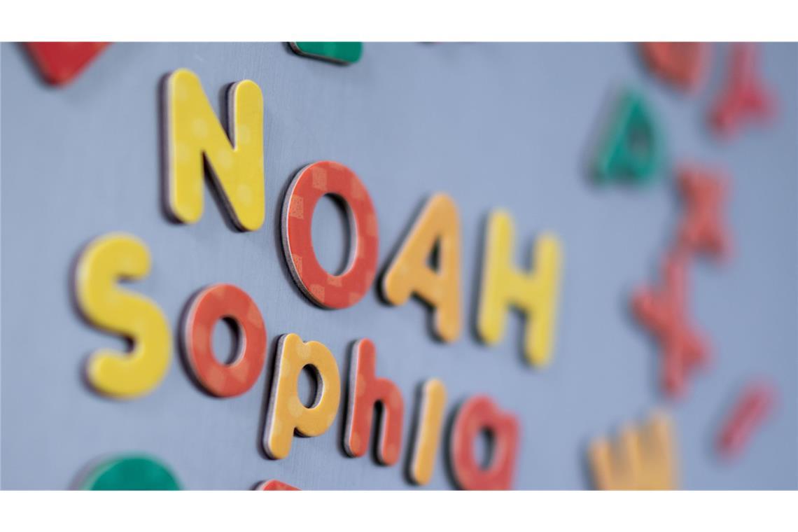 Sophia und Noah waren 2024 erneut beliebteste Vornamen Sophia und Noah führen das Vornamen-Ranking auch 2024 wieder an.