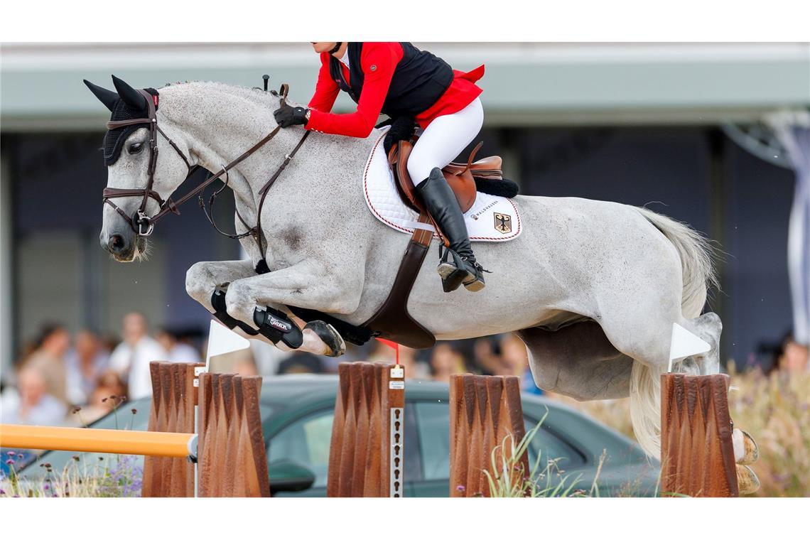 Springreiter feiern bei EM in Spanien Bronze Sophie Hinners lieferte eine fehlerfreie Runde.