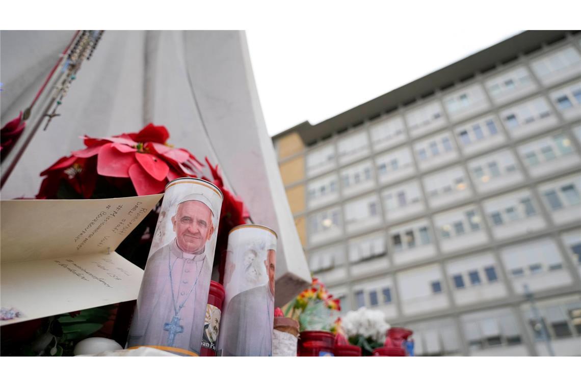 Bilder des Tages Sorge um den Papst