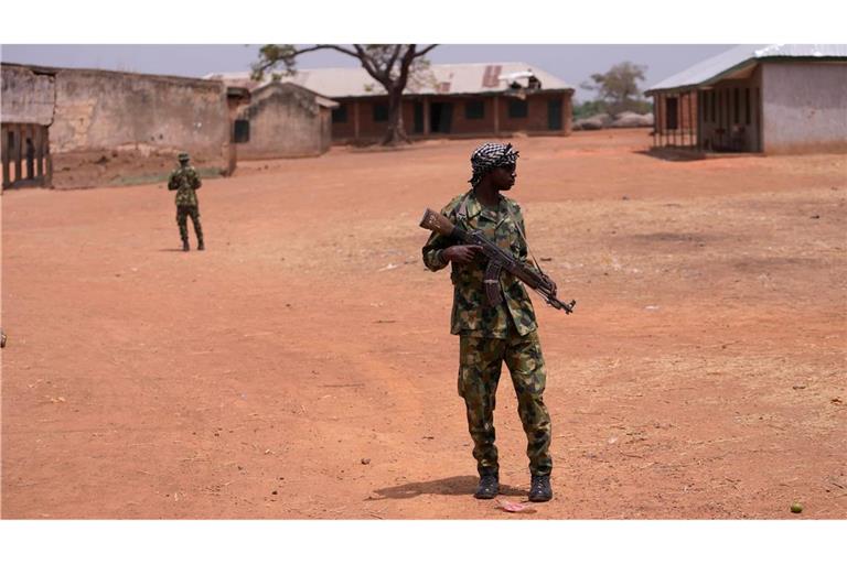 Sowohl kriminelle Banden als auch Terrormilizen entführen immer wieder Schulkinder in Nigeria. (Archivbild)