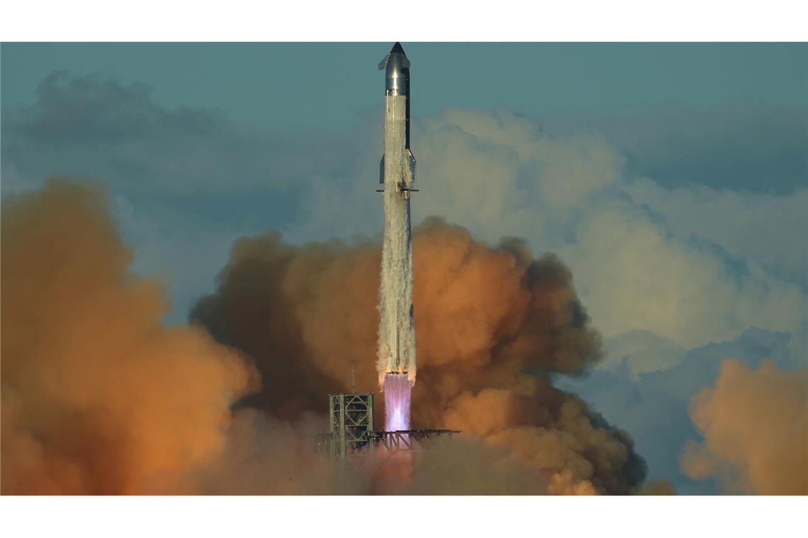 SpaceX strebt dem Bericht zufolge eine Bewertung von 1,5 Billionen Dollar an. (Archivbild)